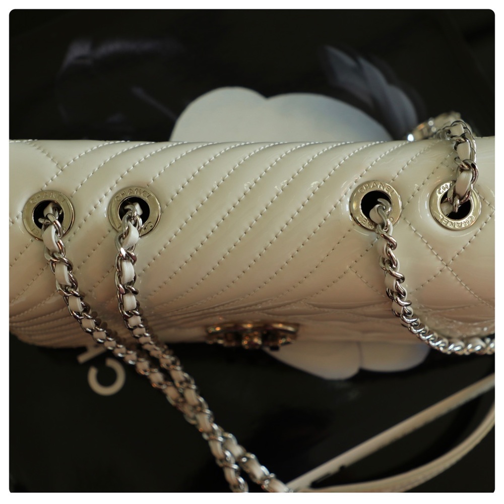 CHANEL ⭐️AUTHENTIC⭐️Small Patent Coco Boy Flap Bag - Picture 4 of 17
